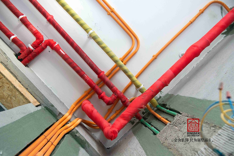  金舍東南智匯城191平瓦工在施工現(xiàn)場