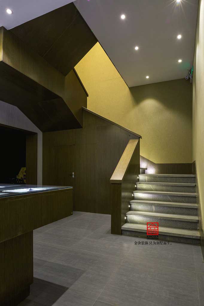 古玩店港式風(fēng)格裝修設(shè)計實景圖